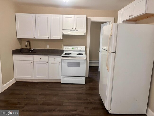 Photo - 108 W Buck St House