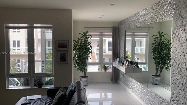 Foto del edificio - 10220 NW 63rd Ter