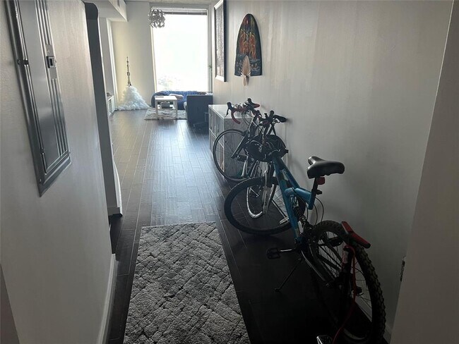 Building Photo - 5925 Almeda Rd