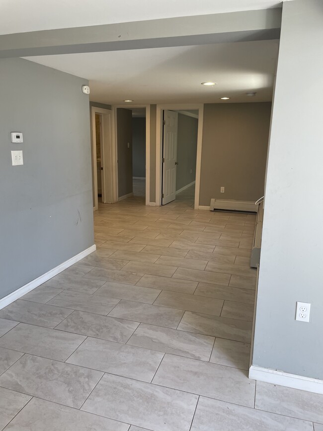 Building Photo - 420 Beach 69th St