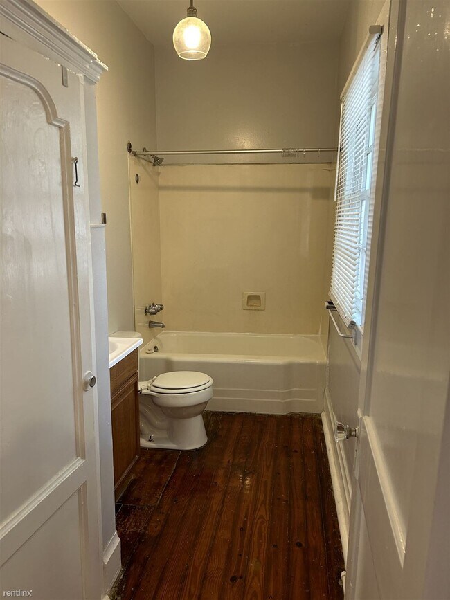Building Photo - 1 br, 1 bath 4plex - 4012A Orleans Ave Mid...