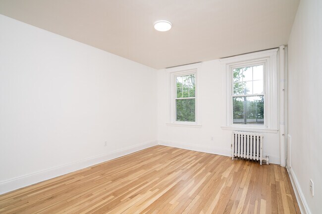 Building Photo - 276 Chestnut Hill Ave