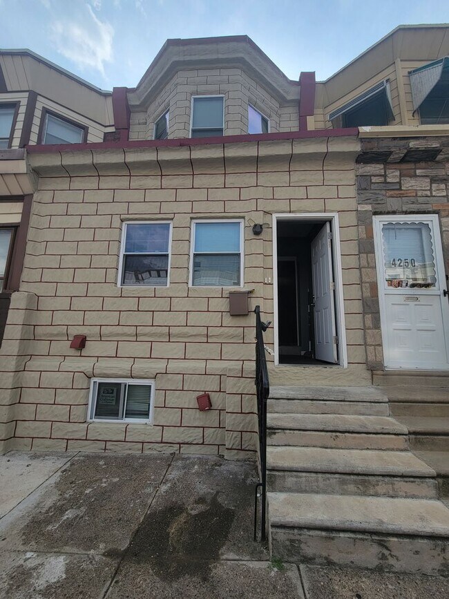 Building Photo - 4248 N 7th St