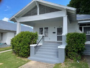 Building Photo - 908 1st Ave