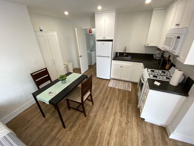 Foto del edificio - 5170 Brighton Ave