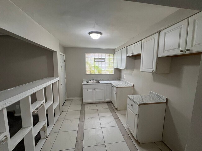 Foto del edificio - 15797 Washburn St