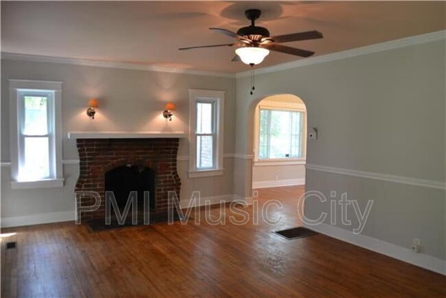 Building Photo - 210 Garner Ave