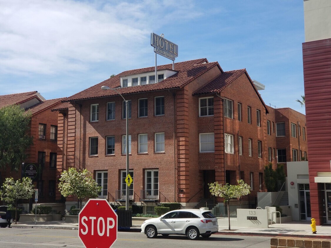Primary Photo - 139 S Los Robles Ave
