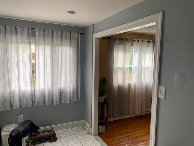 Building Photo - 12031 Tyrone Rd