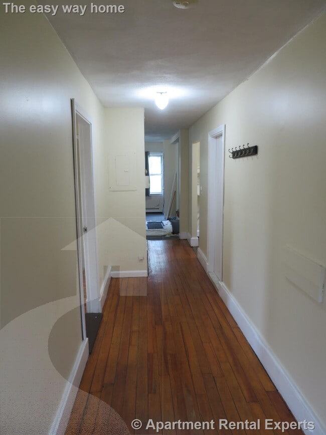 Building Photo - 469 Medford St