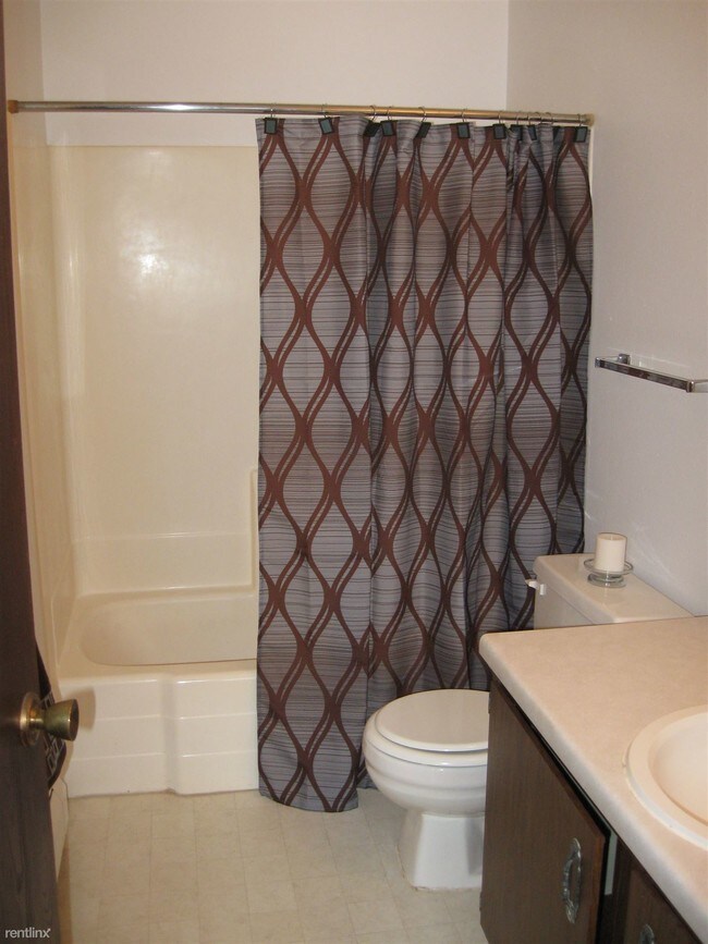 Building Photo - 2 br, 1 bath Apartment - 1507 11th Ave NE