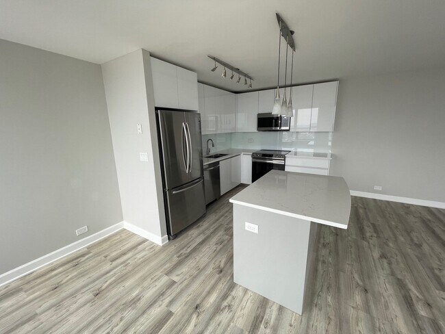 Foto del edificio - 655 W Irving Park Rd