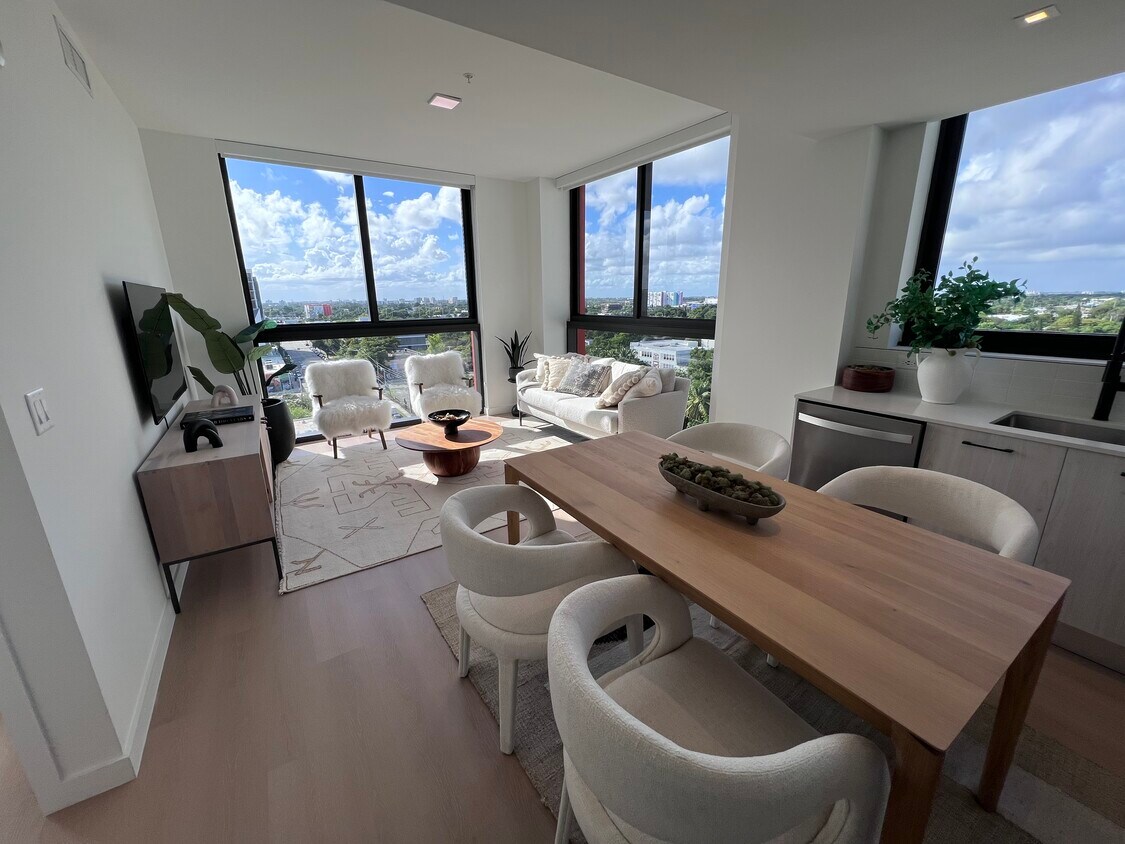 Foto principal - 161 NW 32nd St