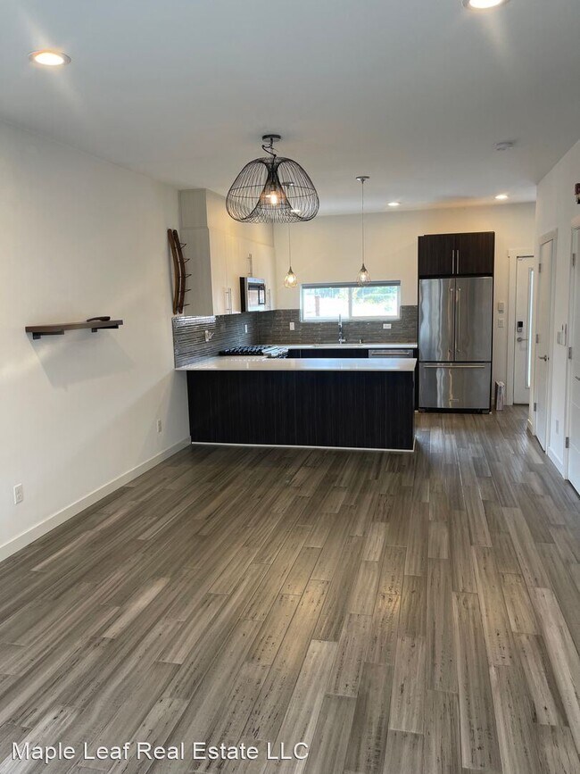 Foto del edificio - 3 br, 2.5 bath House - 3309 Claremont Ave ...