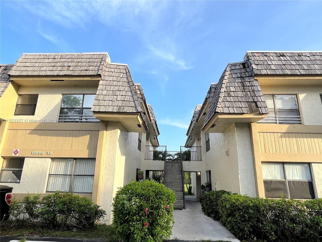 11114 Royal Palm Blvd Unit 110, Coral Springs, FL 33065 Condo for