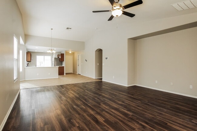 Building Photo - 9132 W Cordes Rd