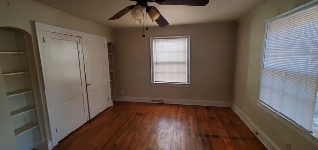 Building Photo - 1028 Willowbrook Dr