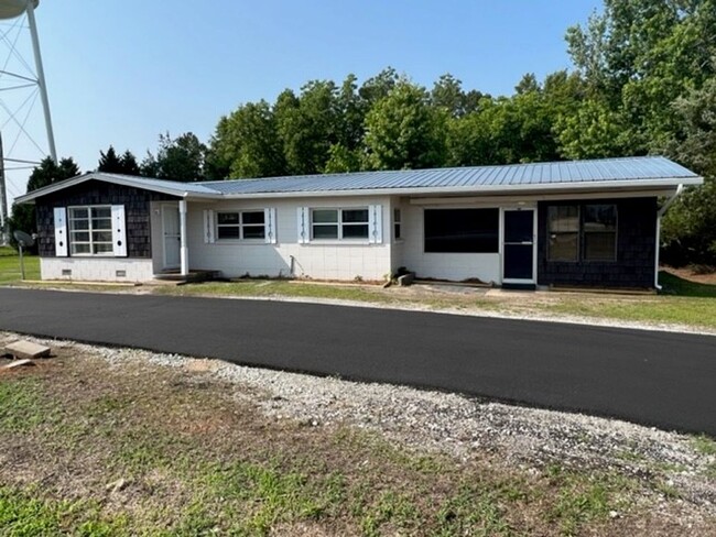 Building Photo - Home & Shop In One