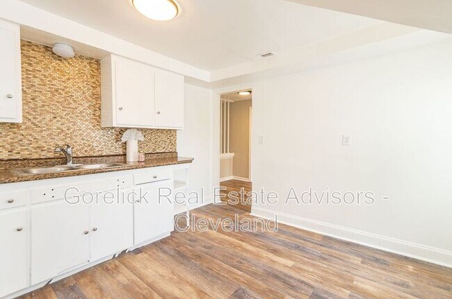 Foto del edificio - 1340 Sheffield Rd