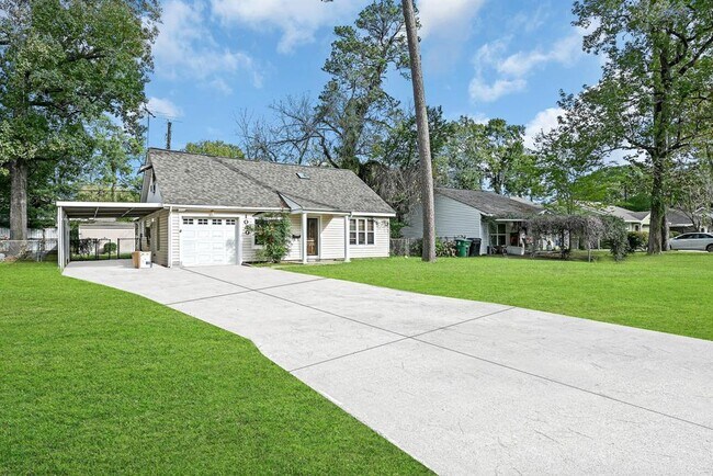 Building Photo - 1030 Lamonte Ln