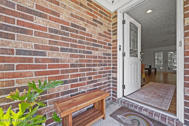 Foto del edificio - 2504 Liberty Ln