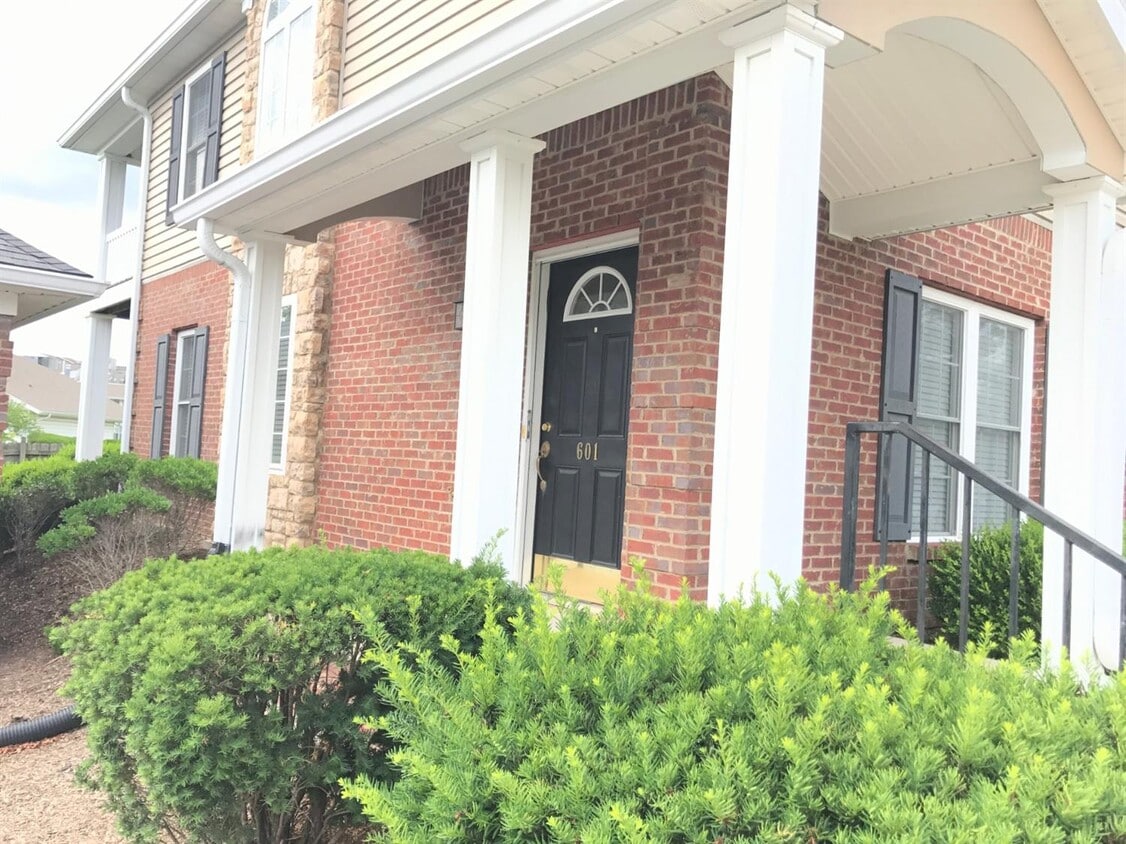 112 Leonardwood Dr Unit 601, Frankfort, KY 40601 Room for Rent in
