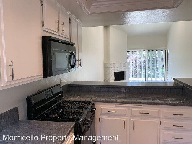 Building Photo - 2 br, 2 bath House - 7892 Northlake #108