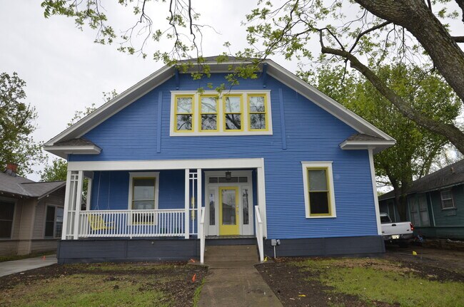 Building Photo - 1013 S Glasgow Dr