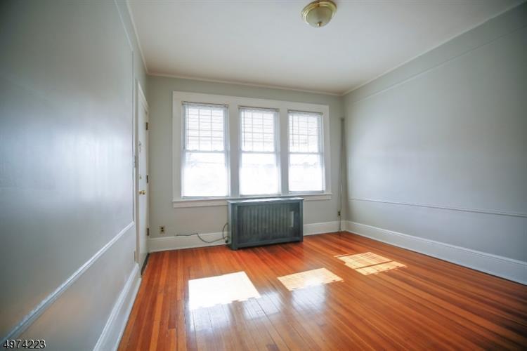 Primary Photo - 1329 Alina St