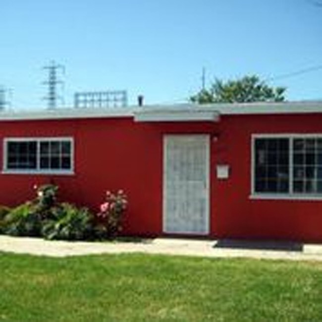 Building Photo - 6633 Darwell Ave
