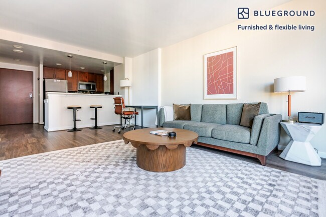 Building Photo - 3444 Fairfax Dr