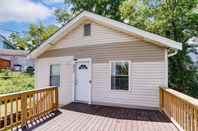 Building Photo - 2 Bedroom, 1 Bath