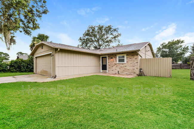 Building Photo - 2510 Yule Tree Dr