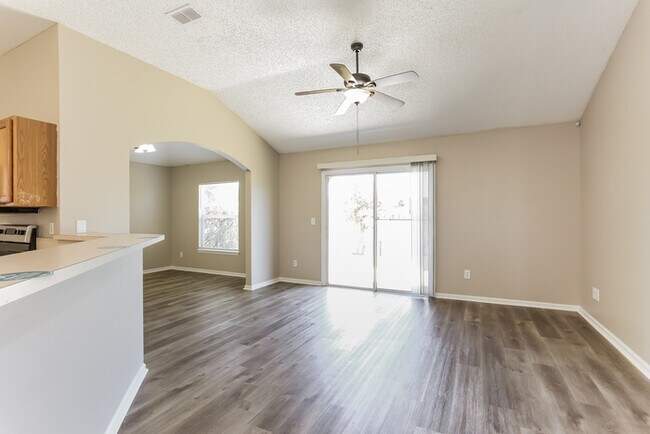 Foto del edificio - 1448 Seawolf Trail N