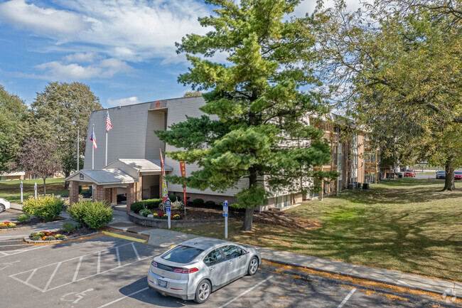 Foto del edificio - The Trails at Arbor Court