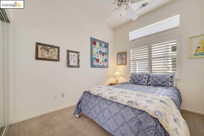 Building Photo - 90 Gala Ln