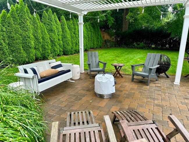 Building Photo - 30 Lawson Dr