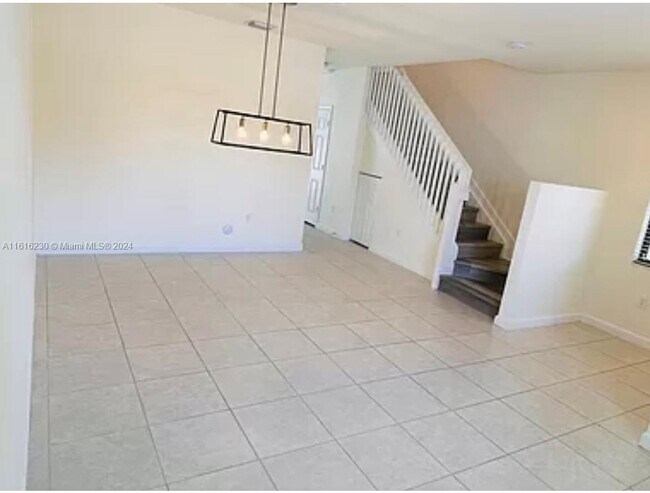 Foto del edificio - 10625 W 32nd Ln