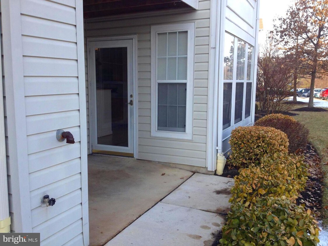 8348 Cypress Mill Rd, Nottingham, MD 21236 Room for Rent in