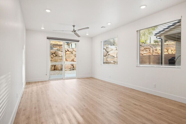Foto del edificio - Beautiful 4 bedroom, 3.5 bathroom twin home in St George!