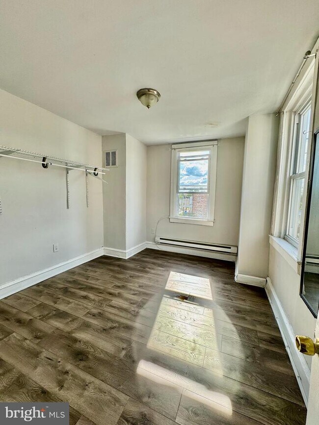 Building Photo - 2016 S 68th St