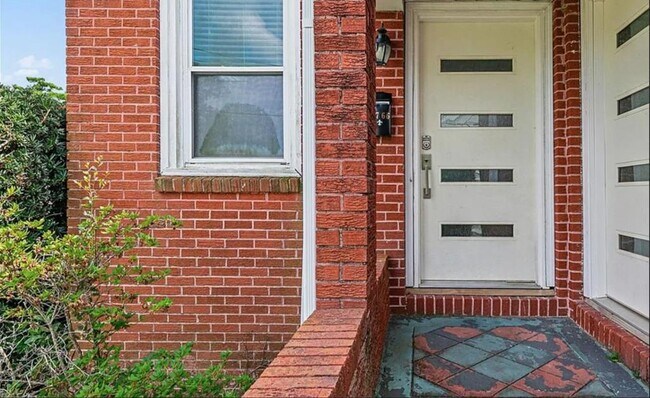 Foto del edificio - 4766 Marigny St