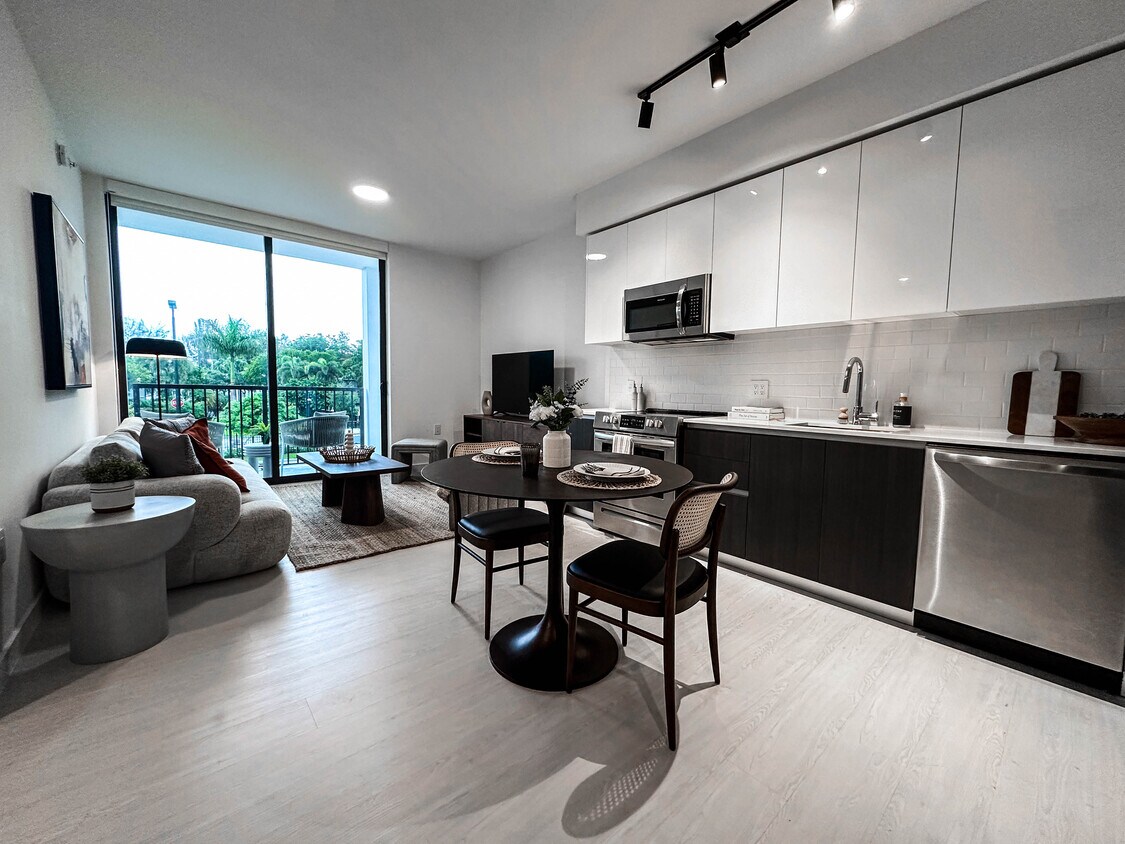 Foto principal - 20443 NW 19th Ave