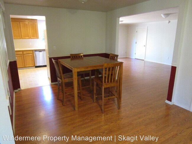 Building Photo - 3 br, 2.5 bath House - 4101 Pueblo Heights
