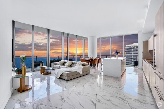 Building Photo - 4111 S Ocean Dr