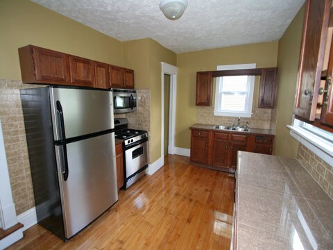 Foto del edificio - 206 Garfield Ave NW