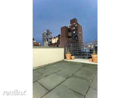 Building Photo - 130 E 29th St