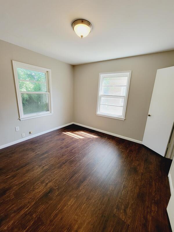 Building Photo - 4620 Vesta Dr