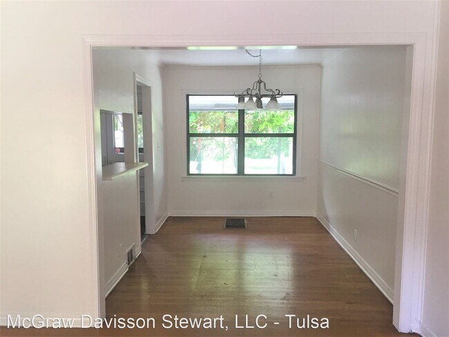 Building Photo - 3 br, 1 bath House - 4676 S. St. Louis Avenue