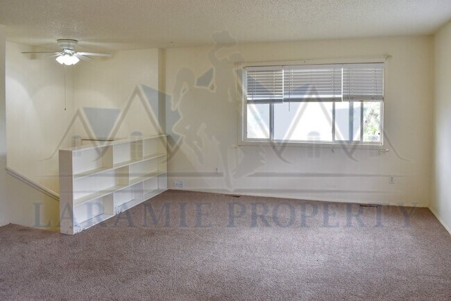 Foto del edificio - 107 S Taylor St